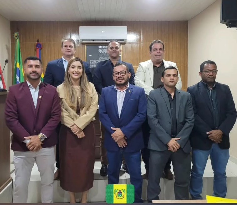 Mesa Diretora envia Projeto de Lei de autoria do Poder Executivo, que dispõe sobre o Serviço de Ambulantes neste município para análise das Comissões.