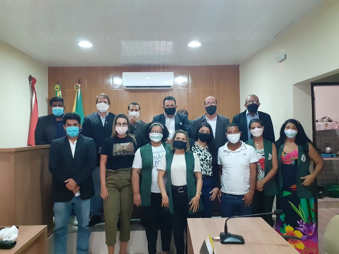 Secretária e Coordenadoras do Ensino municipal comparecem a Câmara e responder aos  questionamentos dos Parlamentares, sobre a realidade do ensino no municípioexplana 