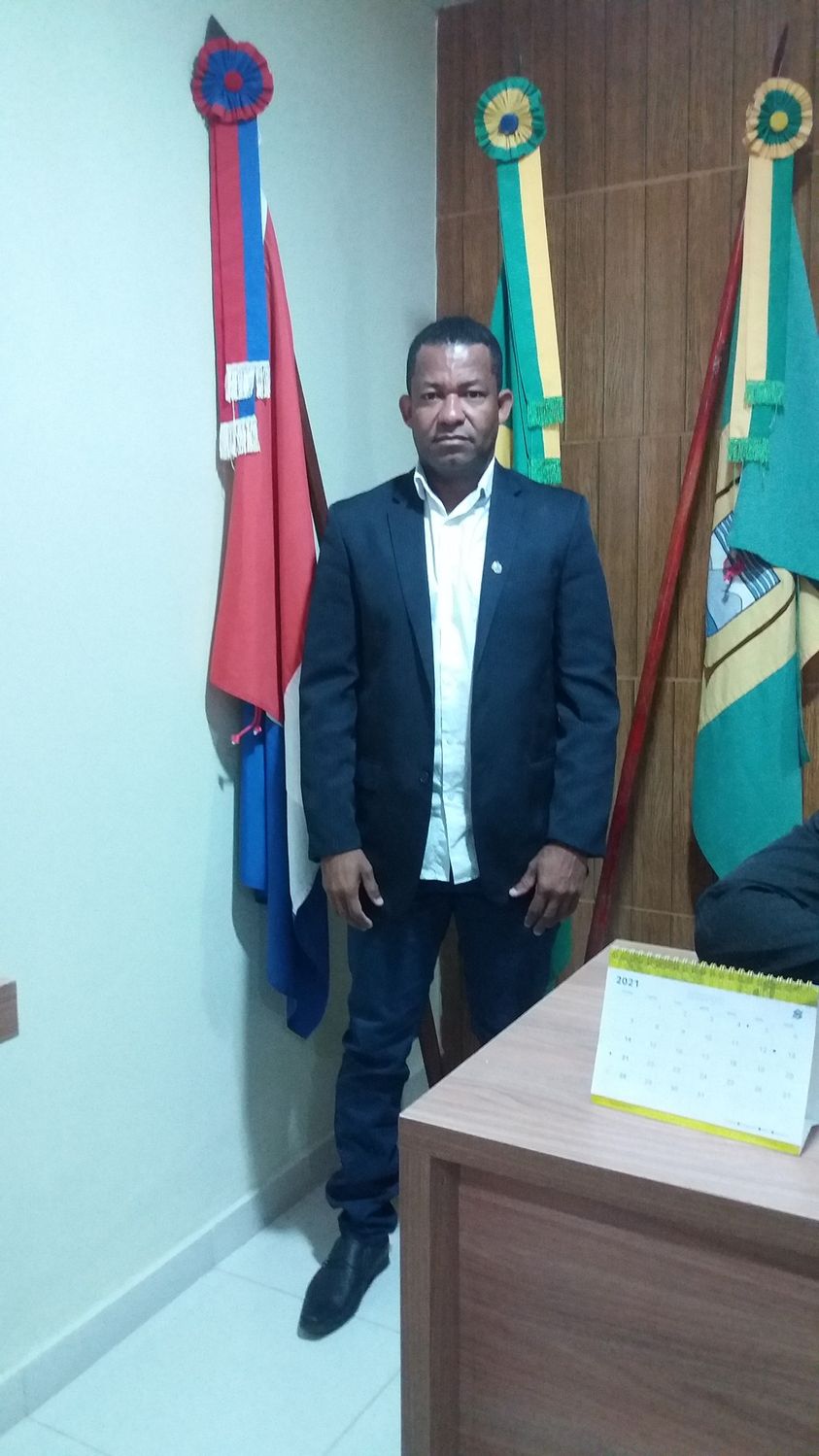 Vereador Fábio Benedito - MDB solicita melhorias na iluminação pública na Rua da Assembleia de Deus no Povoado Boqueirão.